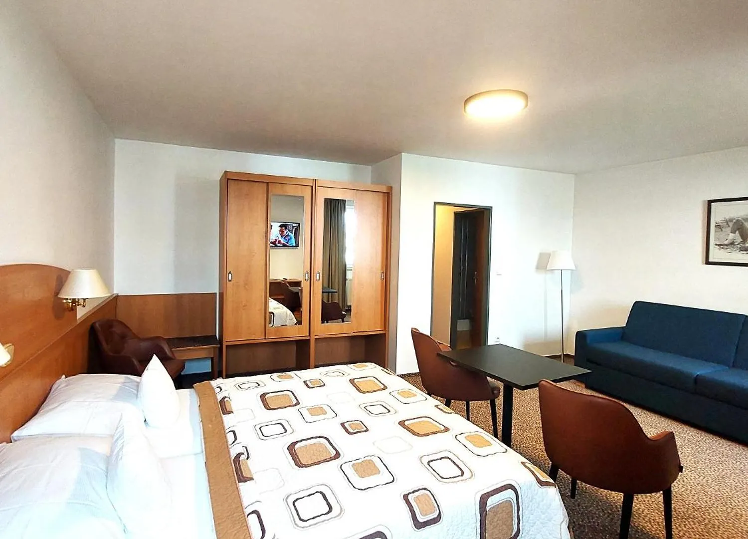 Hotel Avion Praag 3*,