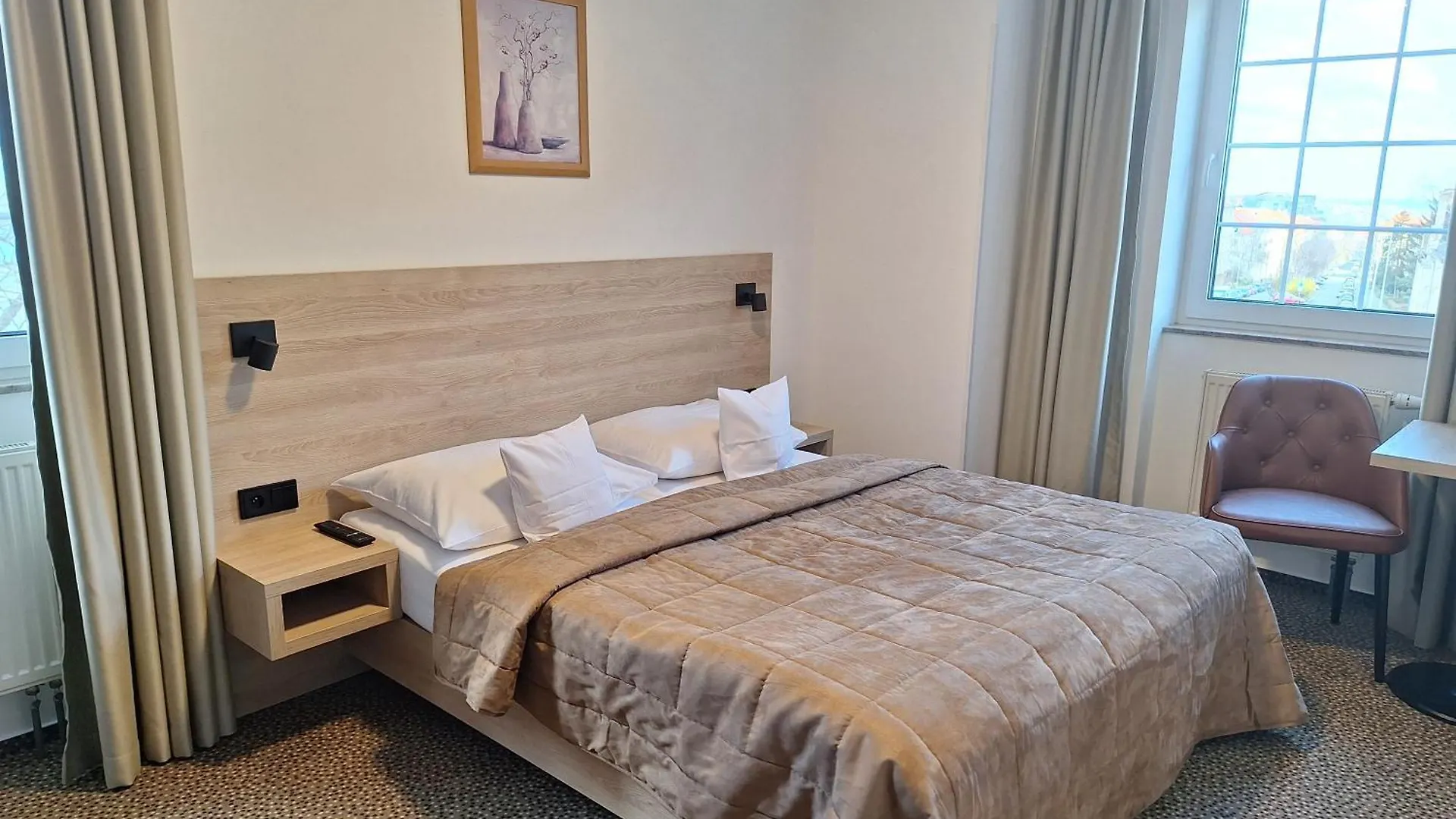 פראג Hotel Avion