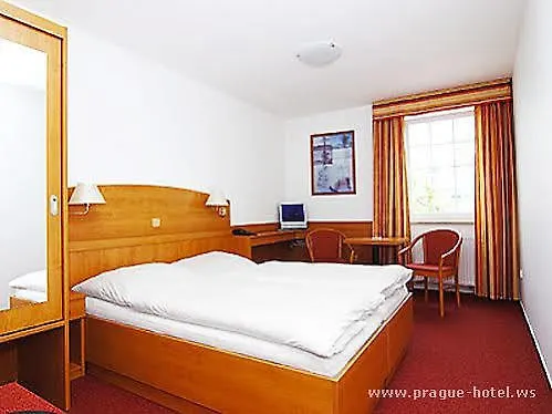פראג Hotel Avion 3*,